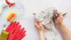 Hoe je keukendoeken in een zak wast: een simpele truc met groot effect
